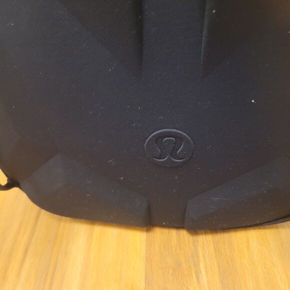 Lululemon More Miles Active Backpack 17L Laptop Hardback Sleek Clean Travel Corp - Picture 6 of 15